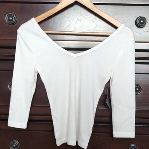 Chic Cream V-Neck Long Sleeve Top